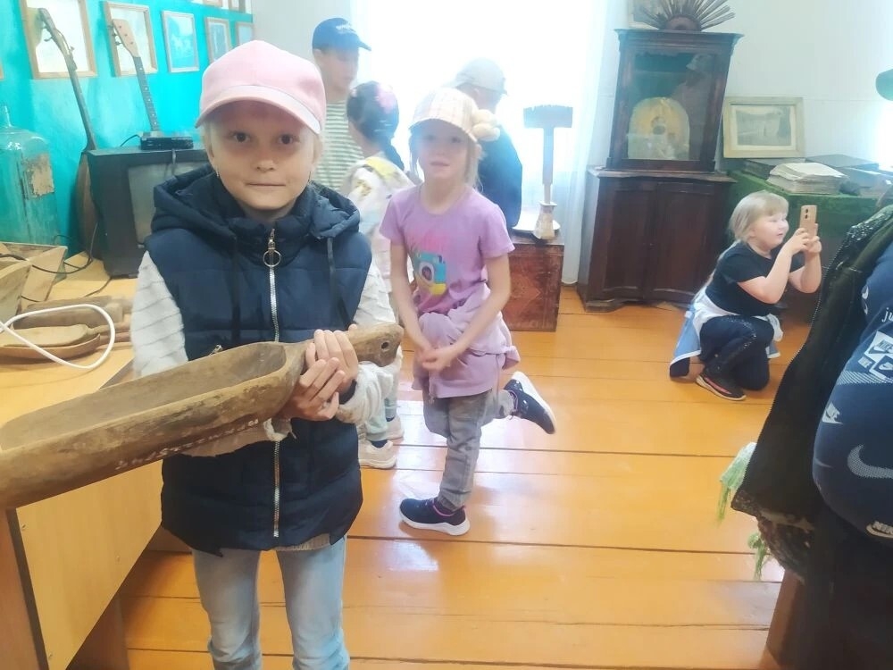 Пришкольный лагерь Красногорской школы в усадьбе Демидовых